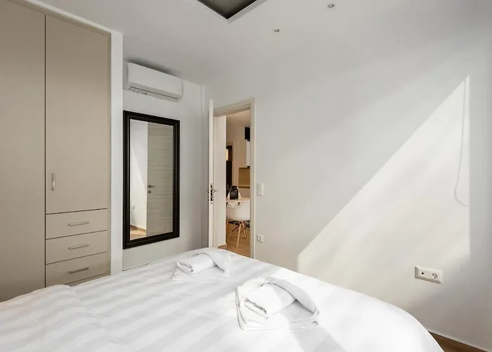 Innovative Fun Modern In Ladadika * 塞萨洛尼基